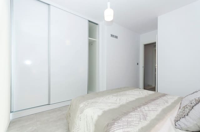 3 Zimmer Villa zu verkaufen in El Chaparral - La Siesta - La Torreta, Torrevieja mit Garage - 424.000 € (Ref: 10071790)