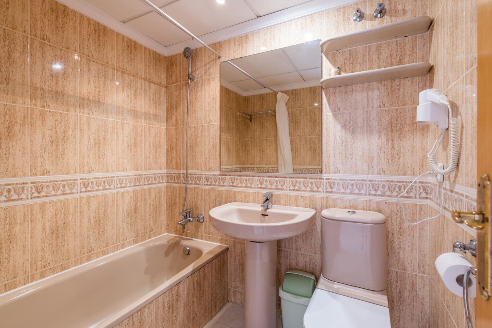 1 Zimmer Bungalow zu verkaufen in Calpe / Calp mit Pool - 180.000 € (Ref: 9452324)