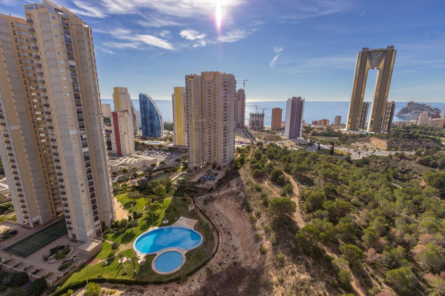 Piso de 2 habitaciones en Benidorm en alquiler con garaje - 1.500 € (Ref: 9489936)