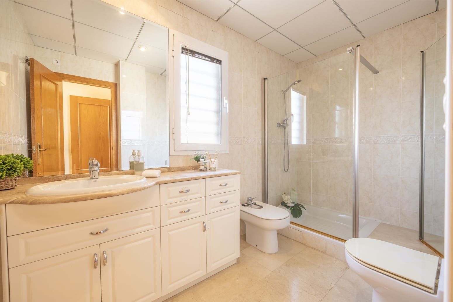 Piso de 3 habitaciones en Benidorm en venta con piscina garaje - 349.900 € (Ref: 9489937)