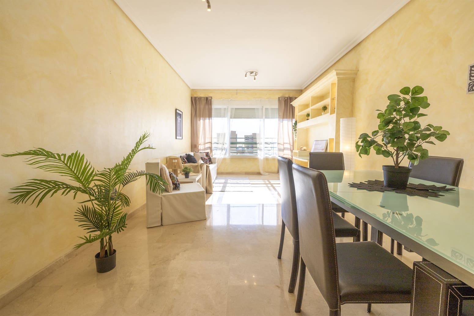 Piso de 3 habitaciones en Benidorm en venta con piscina garaje - 349.900 € (Ref: 9489937)