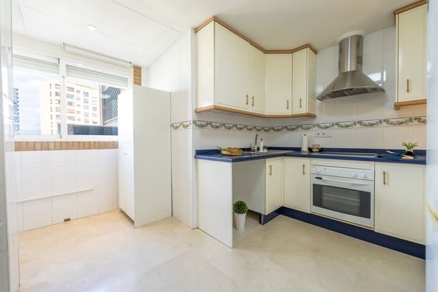 Piso de 3 habitaciones en Juzgados - Plaza de Toros, Benidorm en venta con piscina garaje - 349.900 € (Ref: 9489937)