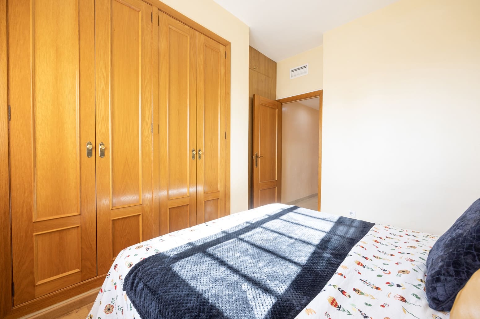 Piso de 3 habitaciones en Benidorm en venta con piscina garaje - 349.900 € (Ref: 9489937)