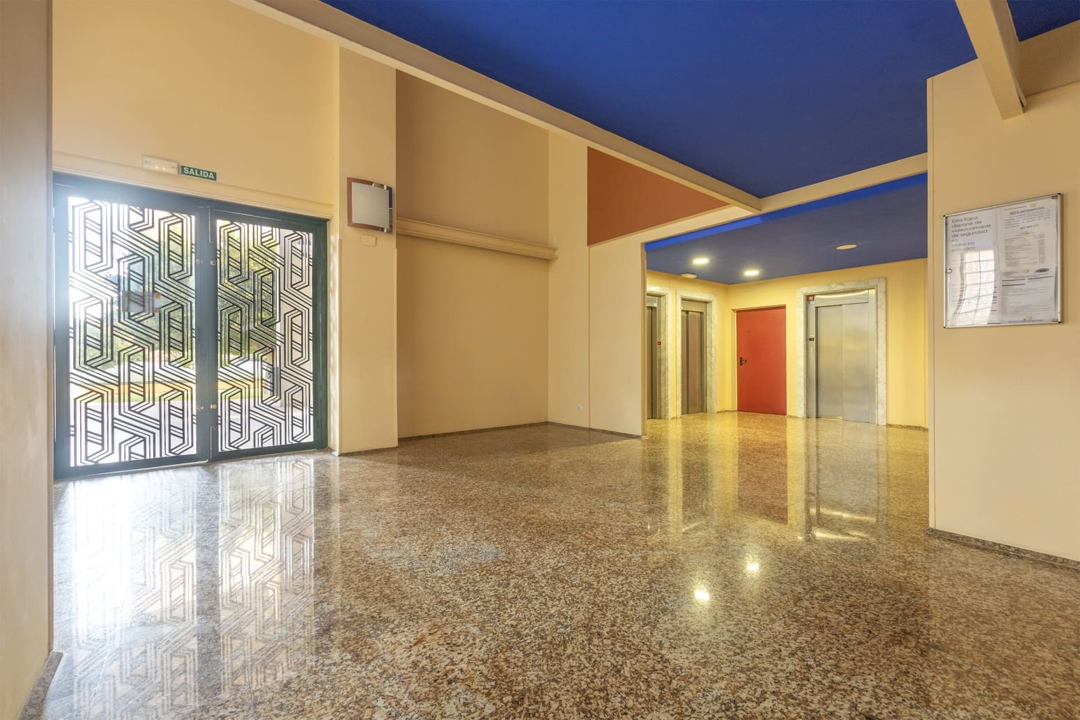 Piso de 3 habitaciones en Benidorm en venta con piscina garaje - 349.900 € (Ref: 9489937)