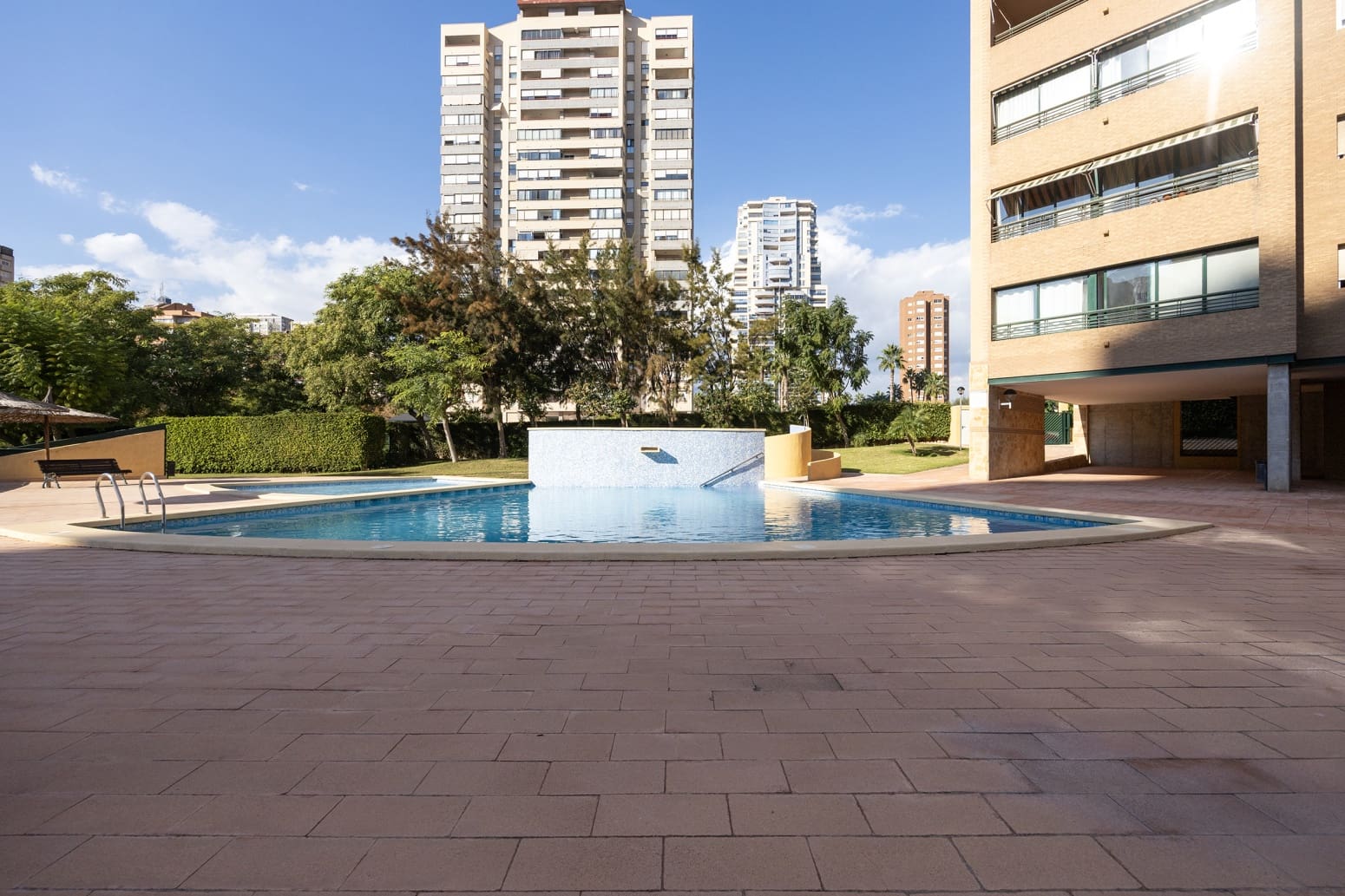 Piso de 3 habitaciones en Benidorm en venta con piscina garaje - 349.900 € (Ref: 9489937)