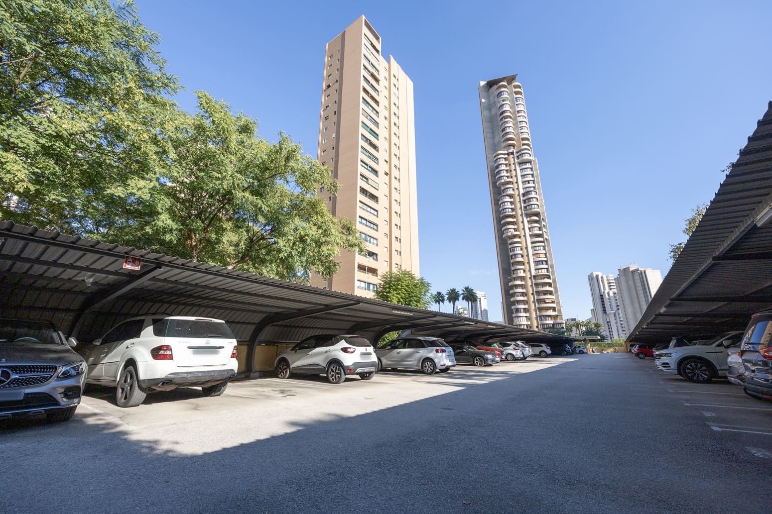 Piso de 3 habitaciones en Benidorm en venta con piscina garaje - 349.900 € (Ref: 9489937)