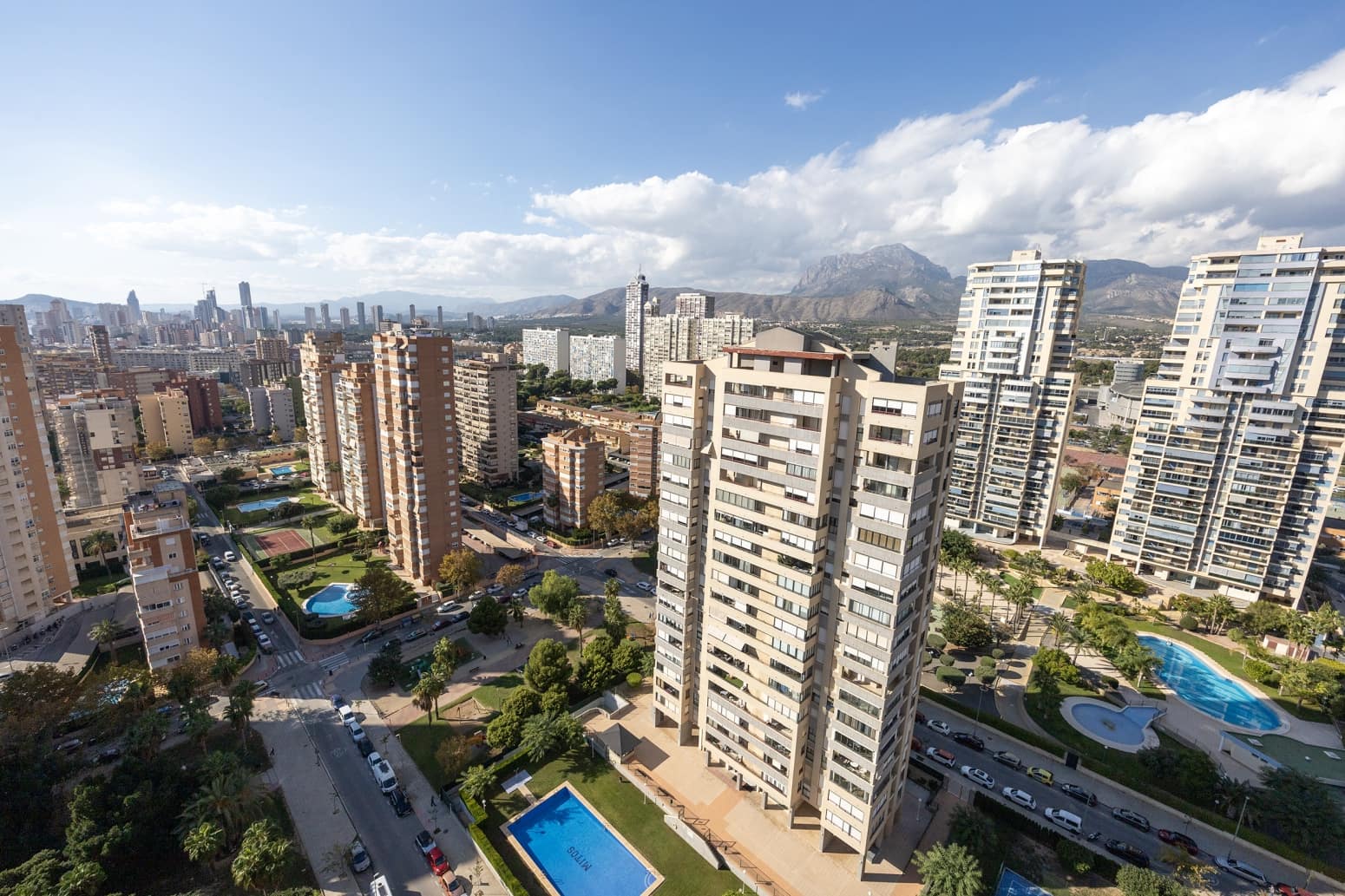 Piso de 3 habitaciones en Benidorm en venta con piscina garaje - 349.900 € (Ref: 9489937)