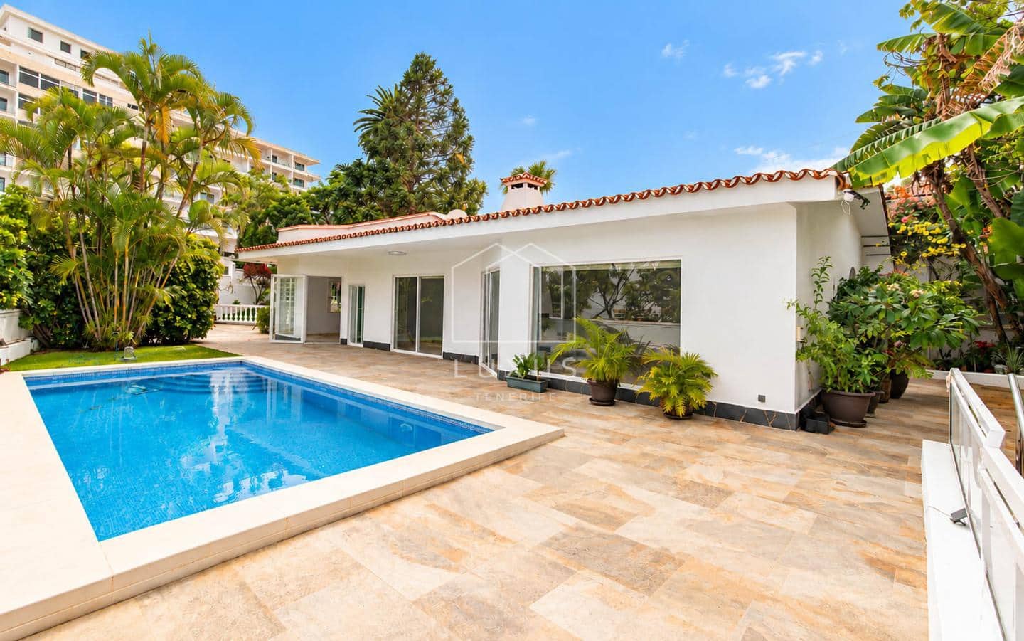3 chambre Villa/Maison à vendre à Puerto de la Cruz avec piscine garage - 895 000 € (Ref: 10080200)