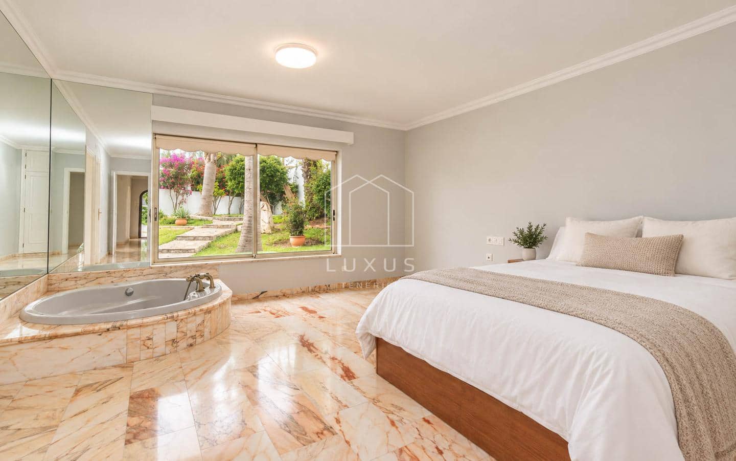 3 chambre Villa/Maison à vendre à Puerto de la Cruz avec piscine garage - 895 000 € (Ref: 10080200)