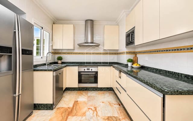 3 chambre Villa/Maison à vendre à Puerto de la Cruz avec piscine garage - 895 000 € (Ref: 10080200)