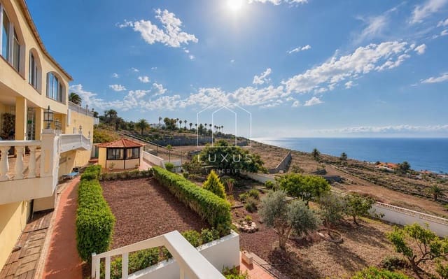4 soverom Villa til salgs i Tacoronte med svømmebasseng garasje - € 1 300 000 (Ref: 10135102)