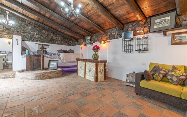 4 slaapkamer Villa te koop in Tacoronte met garage - € 640.000 (Ref: 7483799)