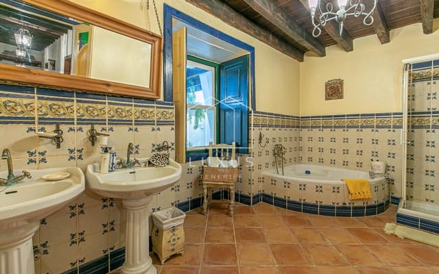 4 slaapkamer Villa te koop in Tacoronte met garage - € 640.000 (Ref: 7483799)