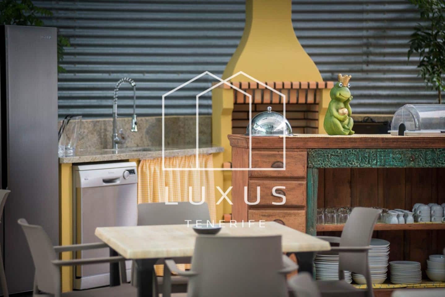 14 soverom Villa til salgs i Guia de Isora med svømmebasseng - € 2 500 000 (Ref: 7483807)