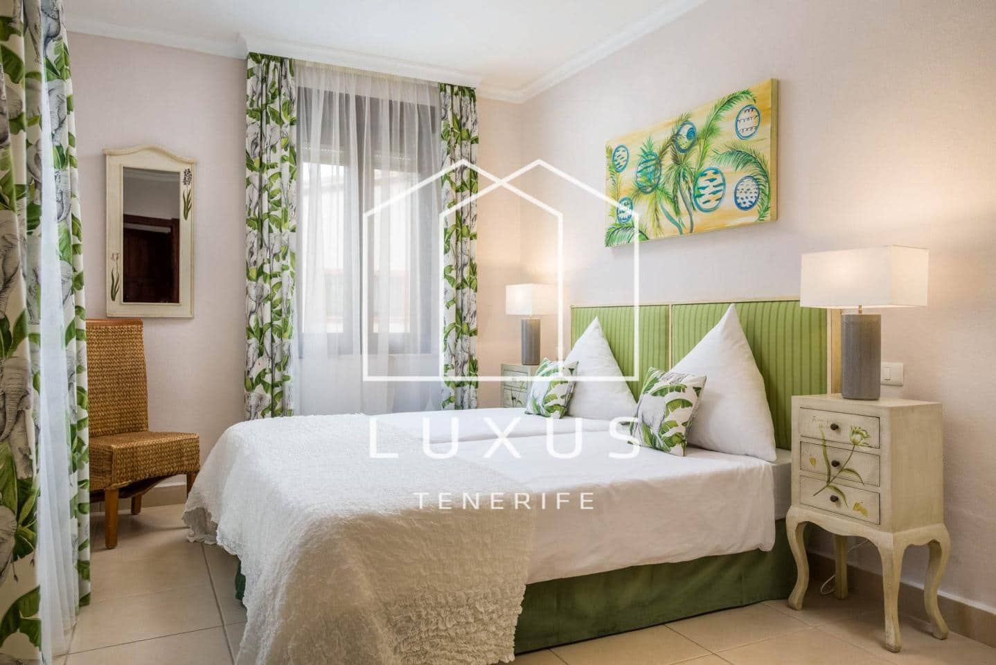 14 soverom Villa til salgs i Guia de Isora med svømmebasseng - € 2 500 000 (Ref: 7483807)