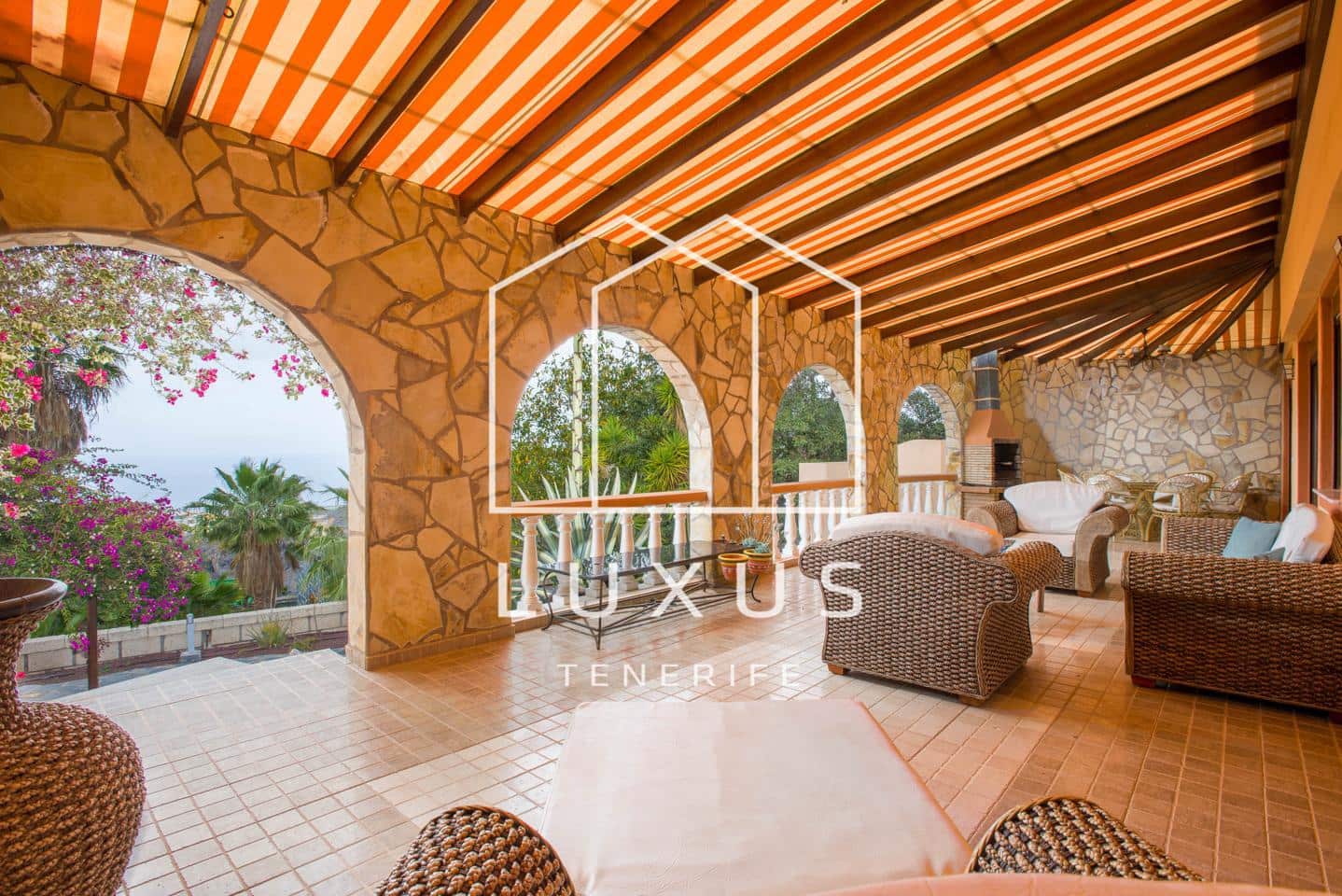 14 soverom Villa til salgs i Guia de Isora med svømmebasseng - € 2 500 000 (Ref: 7483807)