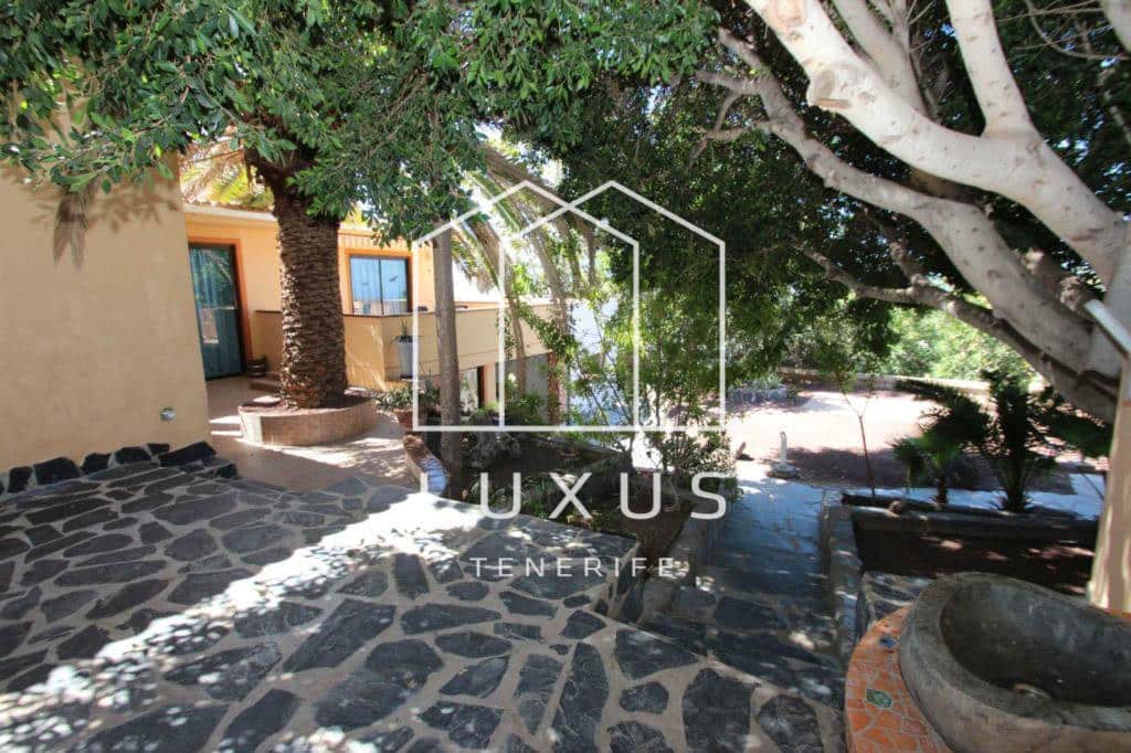 14 soverom Villa til salgs i Guia de Isora med svømmebasseng - € 2 500 000 (Ref: 7483807)