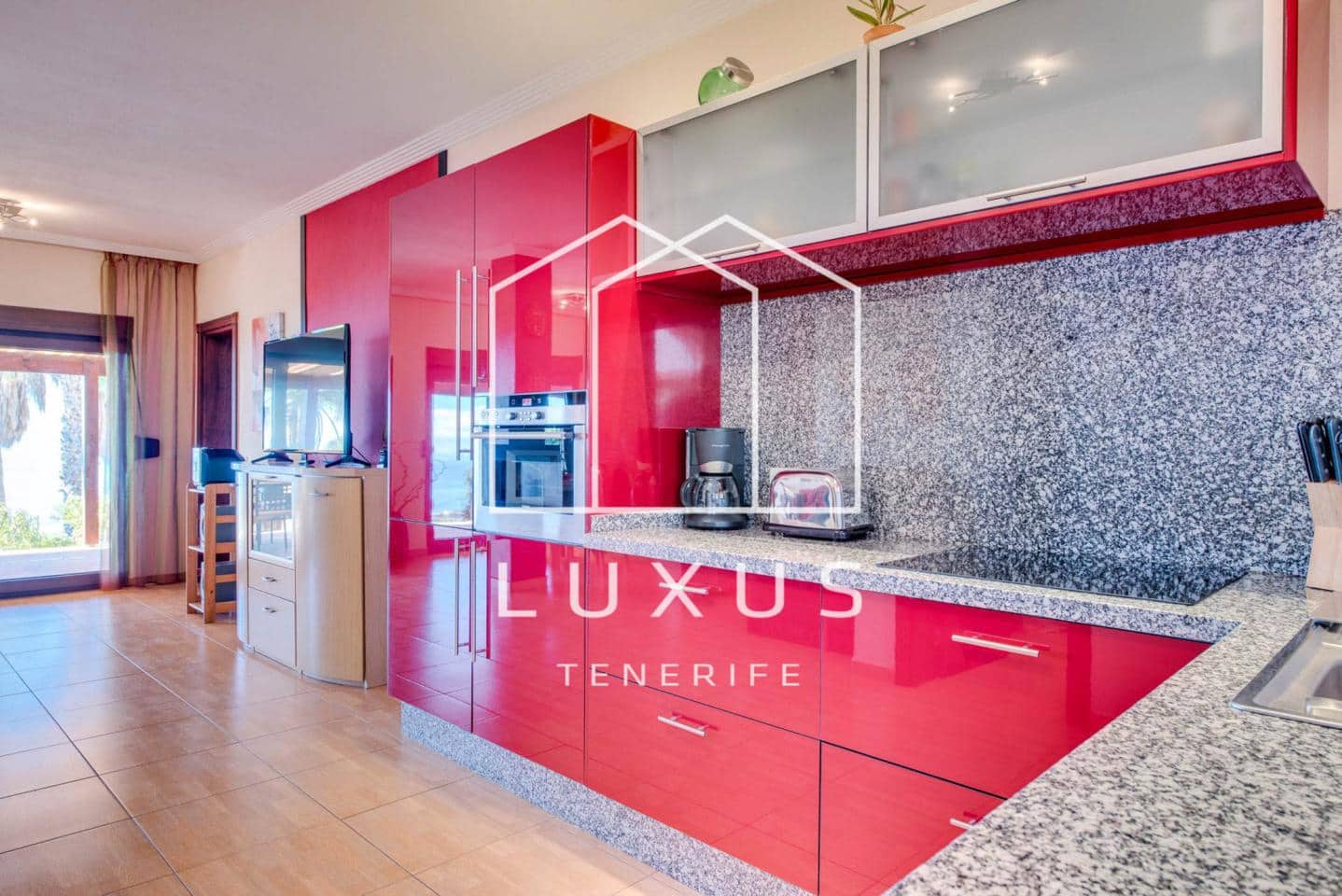 14 soverom Villa til salgs i Guia de Isora med svømmebasseng - € 2 500 000 (Ref: 7483807)