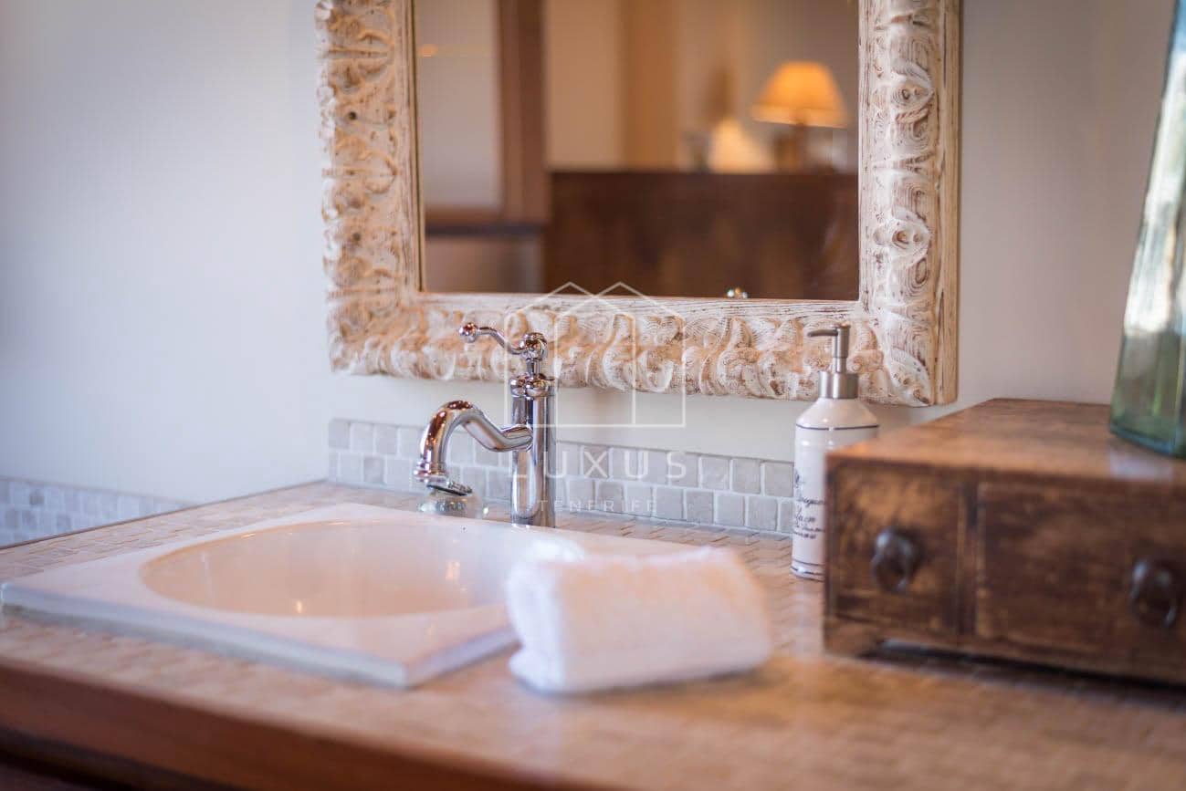 4 sovrum Villa till salu i Puerto de la Cruz med pool garage - 1 490 000 € (Ref: 7991730)