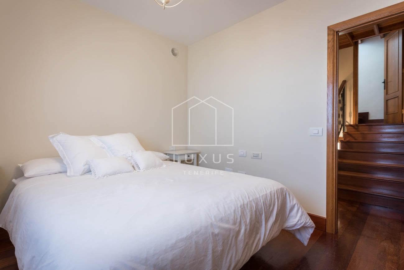 4 sovrum Villa till salu i Puerto de la Cruz med pool garage - 1 490 000 € (Ref: 7991730)