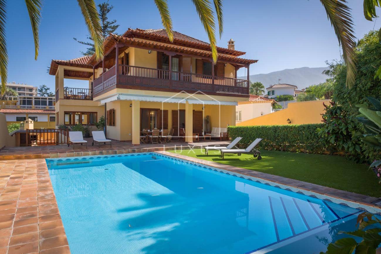 4 sovrum Villa till salu i Puerto de la Cruz med pool garage - 1 490 000 € (Ref: 7991730)