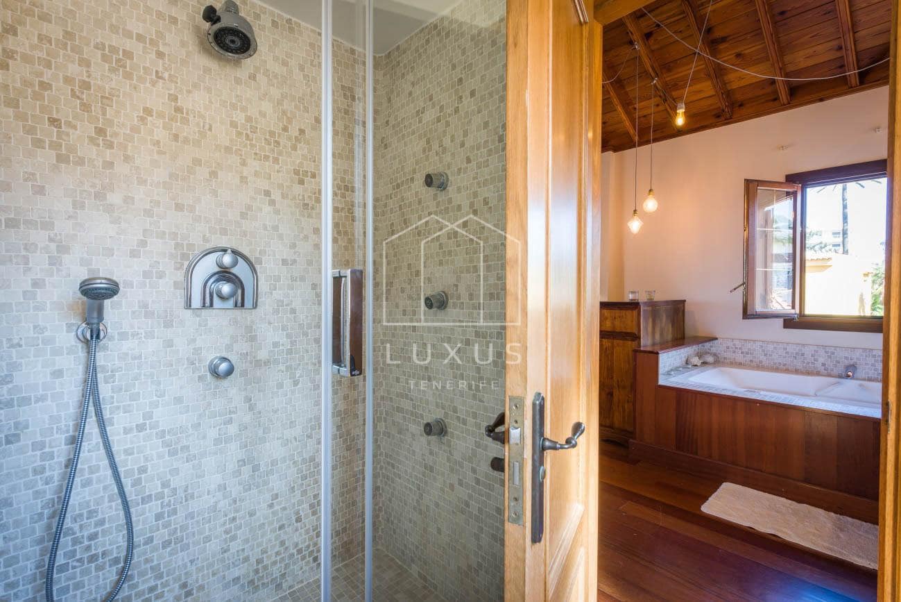 4 sovrum Villa till salu i Puerto de la Cruz med pool garage - 1 490 000 € (Ref: 7991730)