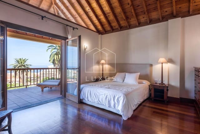 4 sovrum Villa till salu i Puerto de la Cruz med pool garage - 1 490 000 € (Ref: 7991730)