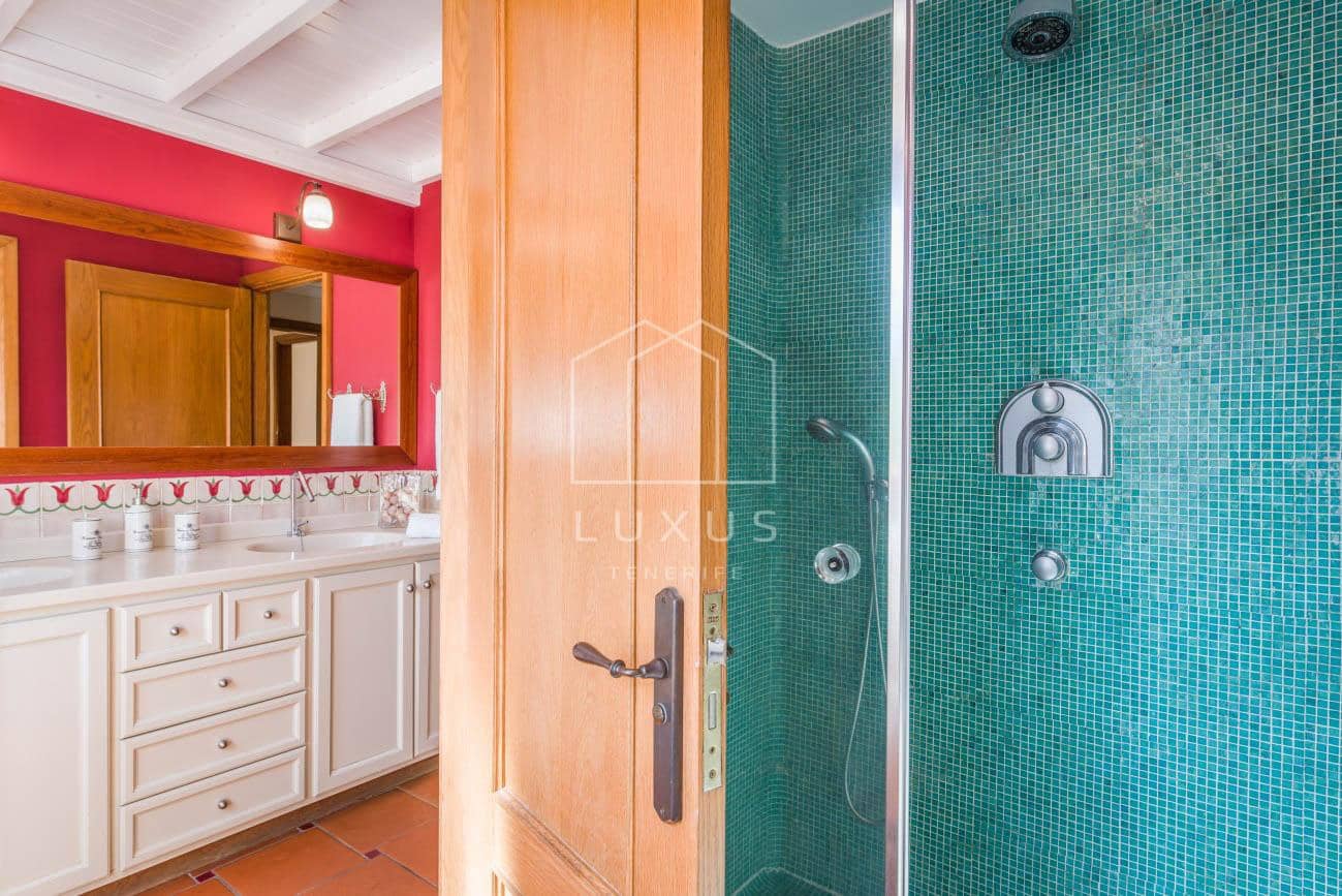 4 sovrum Villa till salu i Puerto de la Cruz med pool garage - 1 490 000 € (Ref: 7991730)