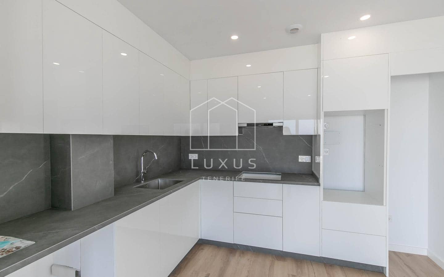 3 soveværelse Villa til salg i Tacoronte med swimmingpool garage - € 695.000 (Ref: 8728944)