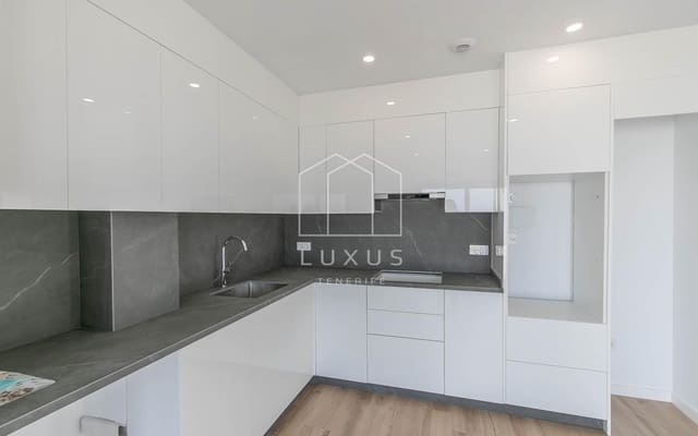 3 quarto Moradia para venda em Tacoronte com piscina garagem - 695 000 € (Ref: 8728944)