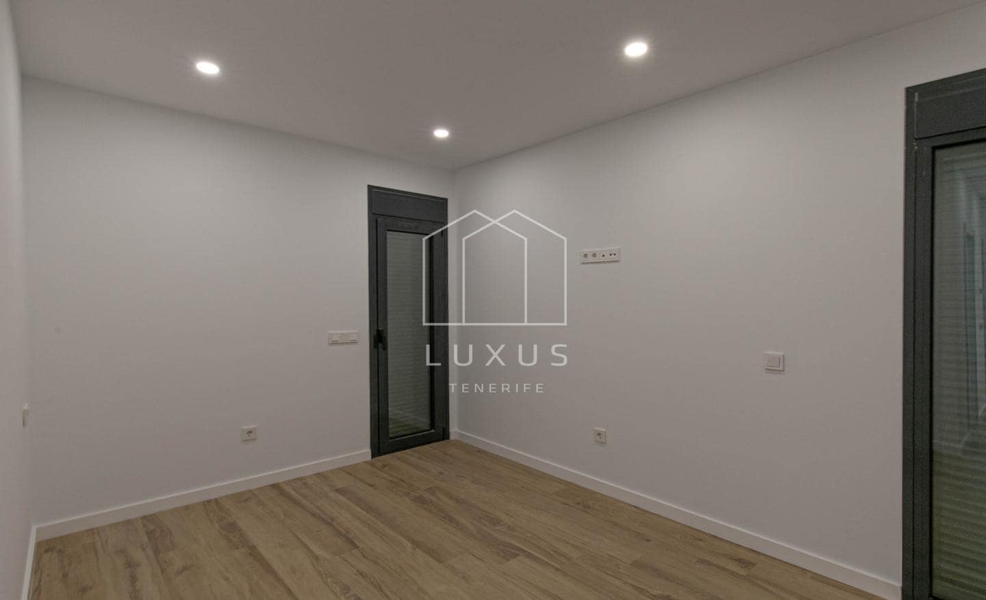 3 soveværelse Villa til salg i Tacoronte med swimmingpool garage - € 695.000 (Ref: 8728944)