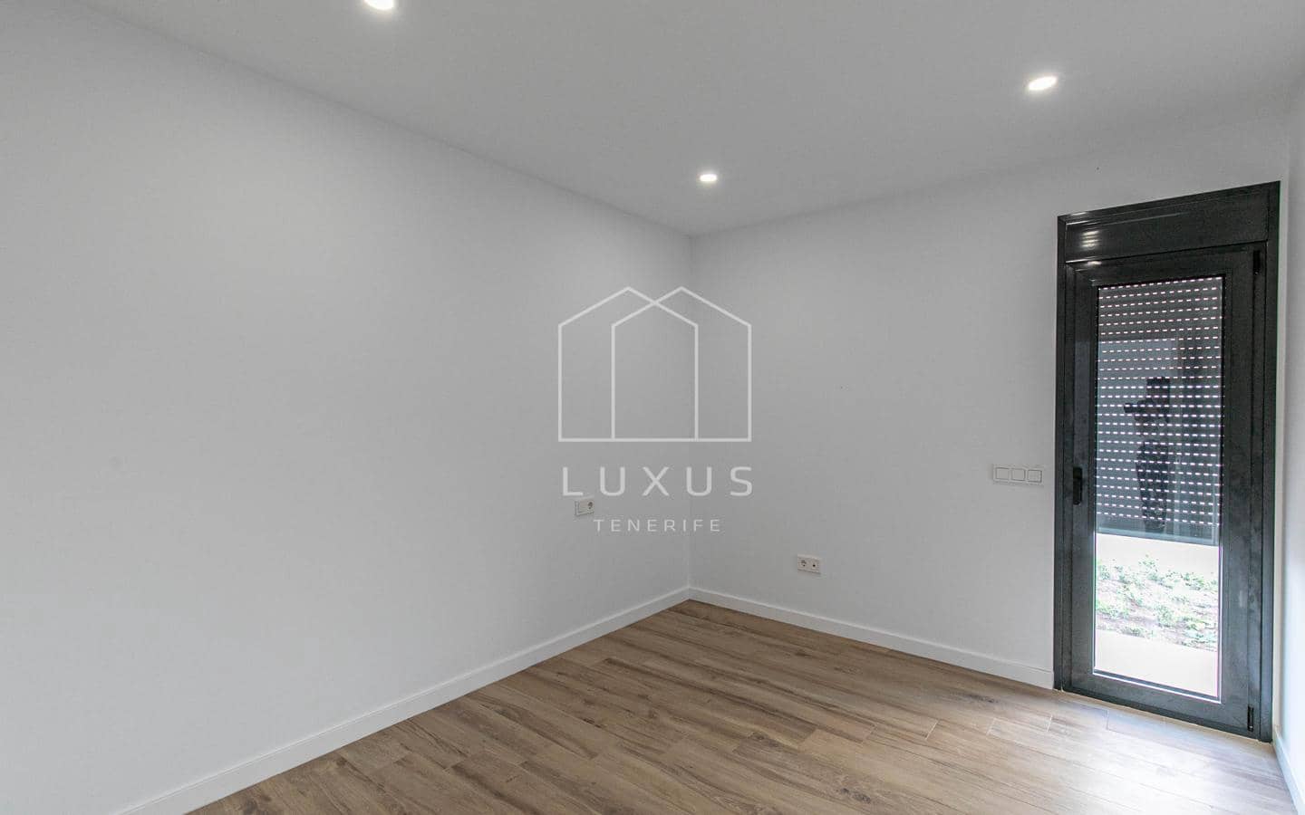 3 soveværelse Villa til salg i Tacoronte med swimmingpool garage - € 695.000 (Ref: 8728944)