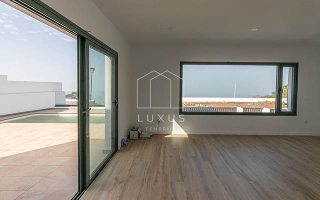 3 quarto Moradia para venda em Tacoronte com piscina garagem - 695 000 € (Ref: 8728944)