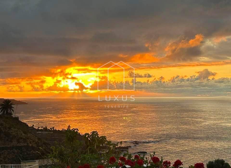 4 soverom Villa til salgs i Los Realejos med garasje - € 695 000 (Ref: 8791736)