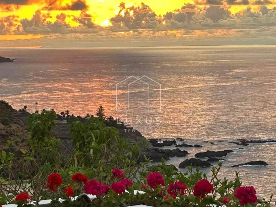 4 soverom Villa til salgs i Los Realejos med garasje - € 695 000 (Ref: 8791736)