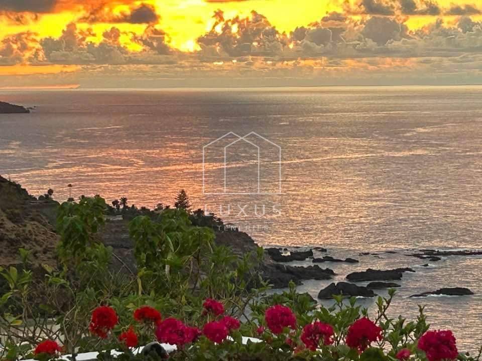 4 soverom Villa til salgs i Los Realejos med garasje - € 695 000 (Ref: 8791736)