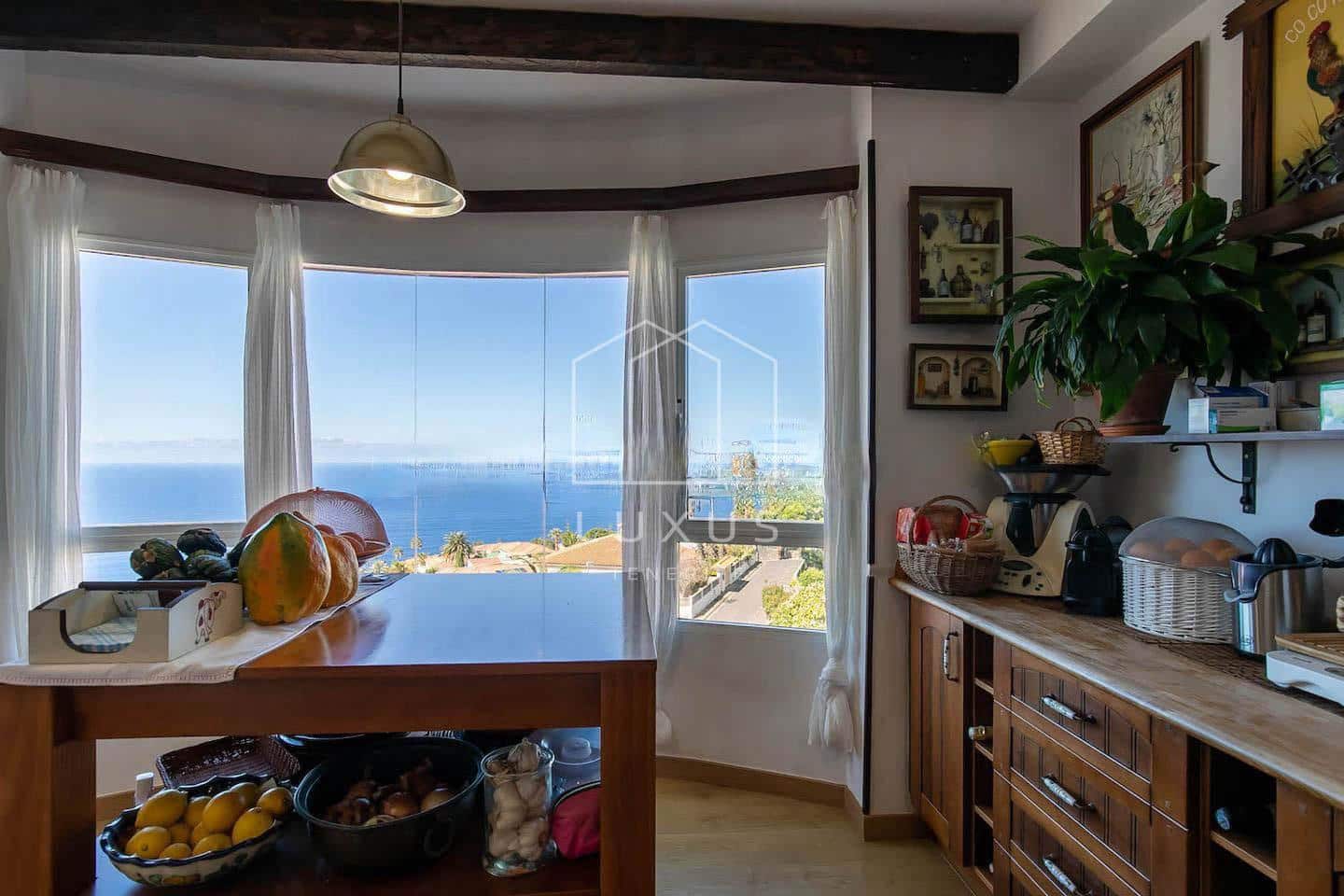 4 sypialnia Willa na sprzedaż w El Sauzal z basenem - 900 000 € (Ref: 8836292)