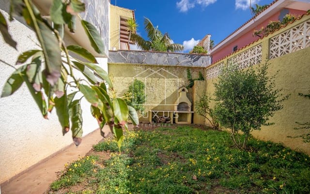 6 soveværelse Villa til salg i San Cristóbal de La Laguna - € 700.000 (Ref: 8917517)