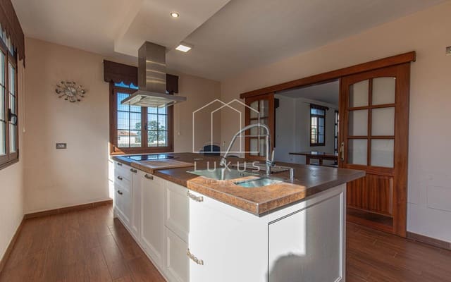 4 slaapkamer Villa te koop in Tacoronte - € 589.000 (Ref: 8930226)