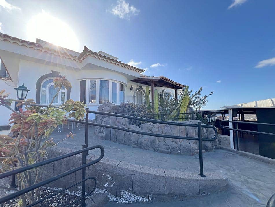 3 soveværelse Villa til salg i Arona - € 1.600.000 (Ref: 9075555)