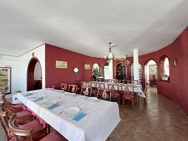 3 soveværelse Villa til salg i Buzanada, Arona - € 1.600.000 (Ref: 9075555)