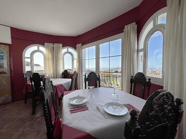 3 soveværelse Villa til salg i Buzanada, Arona - € 1.600.000 (Ref: 9075555)