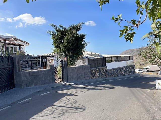 3 soveværelse Villa til salg i Buzanada, Arona - € 1.600.000 (Ref: 9075555)