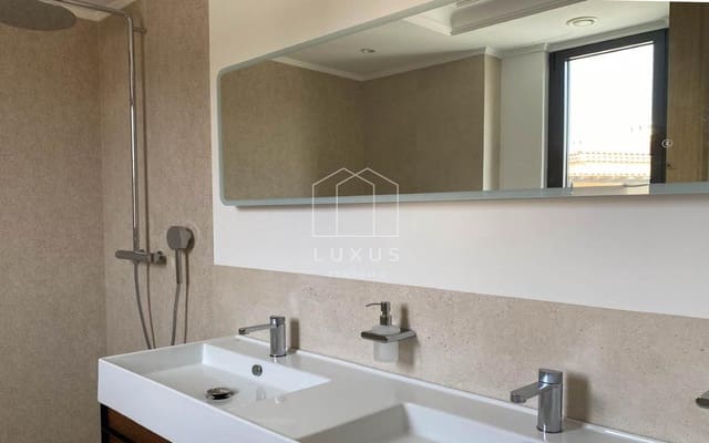 3 soverom Villa til salgs i Amarilla Golf, San Miguel de Abona med svømmebasseng garasje - € 1 799 000 (Ref: 9216848)