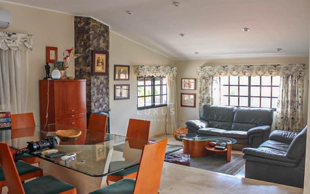 Chalet de 4 habitaciones en Barranco Hondo, Candelaria en venta con piscina garaje - 899.000 € (Ref: 9506921)