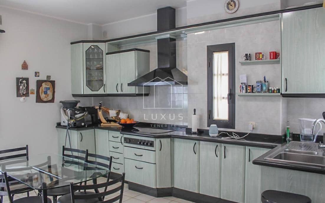 4 bedroom Villa for sale in Barranco Hondo with pool garage - € 899,000 (Ref: 9506921)