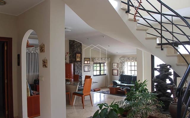 Chalet de 4 habitaciones en Barranco Hondo, Candelaria en venta con piscina garaje - 899.000 € (Ref: 9506921)