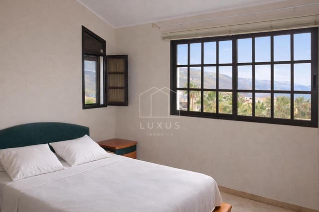 4 bedroom Villa for sale in Barranco Hondo, Candelaria with pool garage - € 899,000 (Ref: 9506921)