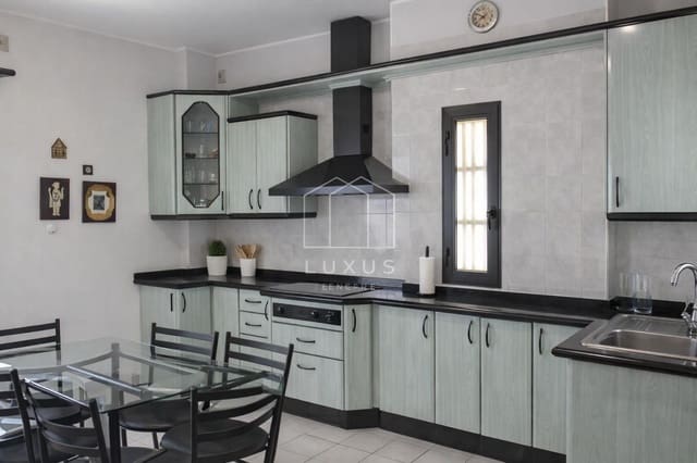 4 bedroom Villa for sale in Barranco Hondo, Candelaria with pool garage - € 899,000 (Ref: 9506921)