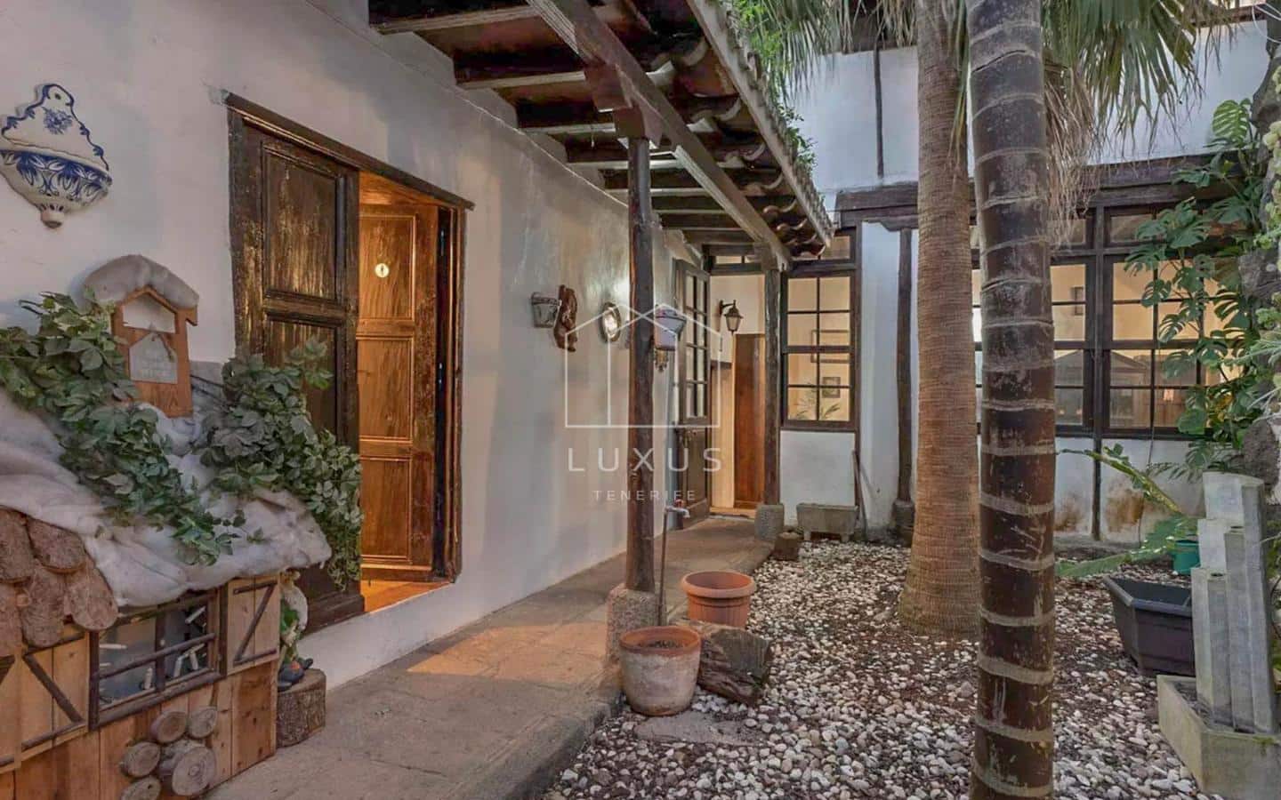 4 Zimmer Villa zu verkaufen in Tacoronte mit Pool Garage - 899.000 € (Ref: 9534928)